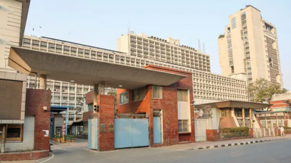 প্রশাসন পুনর্গঠনে ধীরগতি, সচিব পদে শূন্যতা নিয়ে চাপে বিএনপি সরকার