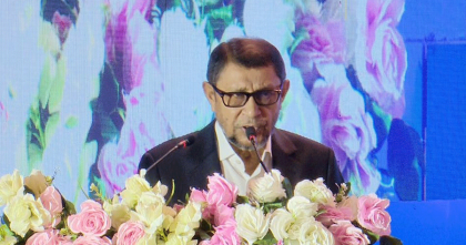 দেশের বৃহত্তর স্বার্থে নবীন চিকিৎসকদের রাজনীতিতে ইনভলভ করবেন না: স্বাস্থ্যমন্ত্রী