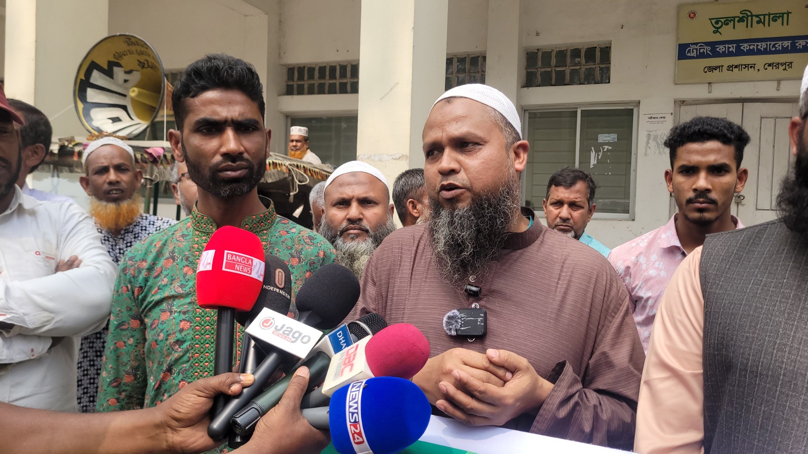 নীতিমালা সংশোধনের দাবি খুচরা সার বিক্রেতাদের, ৪৪ হাজার পরিবার কর্ম হারানোর শঙ্কা

