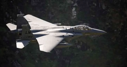 আরও একটি মার্কিন এফ-১৫ যুদ্ধবিমান ধ্বংসের দাবি ইরানের