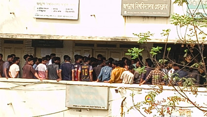 জবি সাংবাদিক সমিতির নির্বাচন ঘিরে সংঘর্ষ, আহত সাংবাদিকসহ অন্তত ১০

