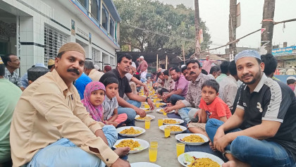 সলঙ্গা উত্তরপাড়া মুসলিম সমাজের উদ্যোগে ইফতার মাহফিল

