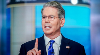 ইরানে ‘বৃহত্তম বোমাবর্ষণের’ হুঁশিয়ারি যুক্তরাষ্ট্রের অর্থমন্ত্রীর