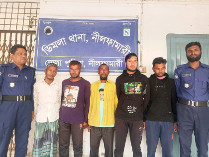 তিস্তায় অবৈধ পাথর উত্তোলন: ৫ জন গ্রেফতার