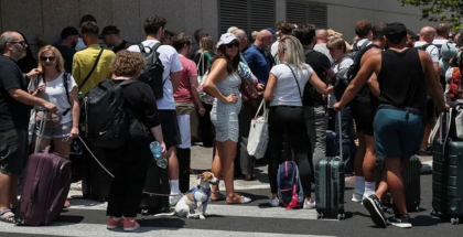 যুদ্ধের আশঙ্কায় মধ্যপ্রাচ্য ছাড়লেন ৪৩ হাজারের বেশি মার্কিন নাগরিক

