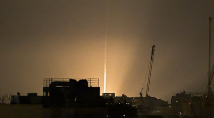 নতুন দফায় ইসরাইলকে লক্ষ্য করে ক্ষেপণাস্ত্র হামলা ইরানের

