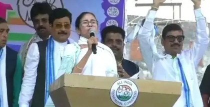 মধ্যপ্রাচ্য সংকটে জ্বালানি সরবরাহ ব্যাহত, উদ্বেগ প্রকাশ মমতার

