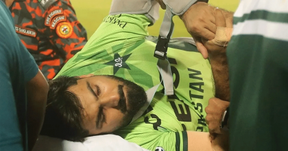 গুরুতর আহত পাকিস্তানি ফিল্ডার, নেয়া হলো হাসপাতালে