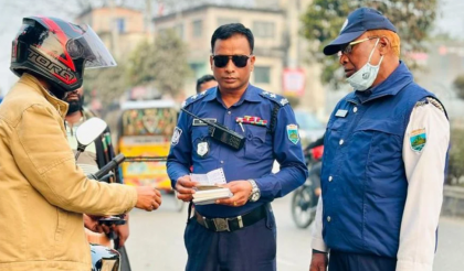 তিন মাসে প্রায় এক কোটি টাকা জরিমানা আদায় করেছে সিরাজগঞ্জ ট্রাফিক পুলিশ