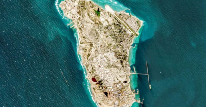 মার্কিন বাহিনীর বিমান হামলায় ইরানের খারগ দ্বীপের সামরিক স্থাপনা ধ্বংস

