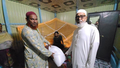 বেলকুচিতে ২৫০ দুস্থ পরিবারের মাঝে ঈদ উপহার বিতরণ