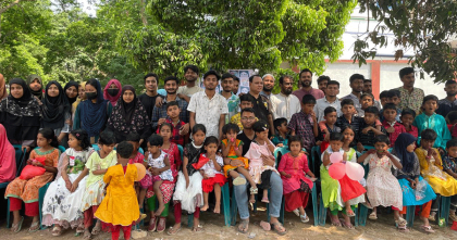 আলমডাঙ্গায় সুবিধাবঞ্চিত  শিশুদের মাঝে ঈদবস্ত্র বিতরণ ও মেহেদী উৎসব