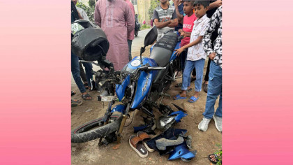 সিরাজগঞ্জে দুই মোটরসাইকেল সংঘর্ষে আহত ৩