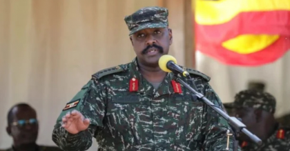 ইরানকে কড়া হুঁশিয়ারি: ইসরায়েলের পাশে থাকার ঘোষণা উগান্ডা সেনাপ্রধানের

