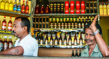 ভারতে চণ্ডীগড়ে পেট্রোল পাম্প ও ডিপার্টমেন্টাল স্টোরে মদ বিক্রি শুরু

