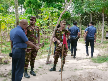 চুয়াডাঙ্গায় ফসলের ক্ষেতে পাওয়া ৭ টি বোমা নিষ্ক্রিয় করল সেনাবাহিনী

