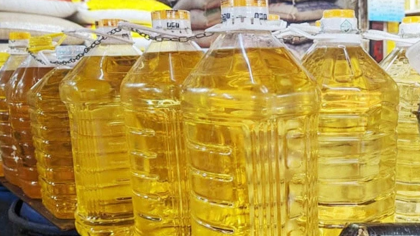 দুই দিনে খোলা তেল লিটারে বেড়েছে ৭-১০ টাকা, বাড়তি চাপে সবজির বাজারও

