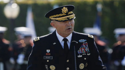 যুক্তরাষ্ট্রের সেনাপ্রধানকে বরখাস্ত