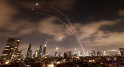 ইসরাইলে ইরানের দফায় দফায় ক্ষেপণাস্ত্র হামলা, উত্তেজনা বাড়ছে মধ্যপ্রাচ্যে