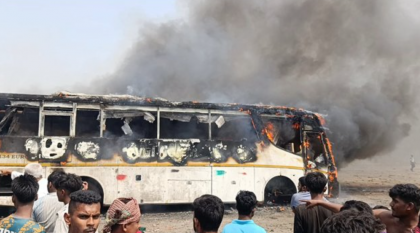 কুমিল্লায় একসঙ্গে ৩ বাসে আগুন