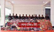 আখাউড়ায় বিজিবির অভিযানে আড়াই কোটি টাকার ভারতীয় শাড়ি জব্দ