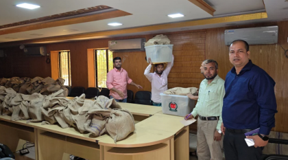 কেন্দ্রে কেন্দ্রে পৌঁছাচ্ছে ভোটের সরঞ্জাম, শেরপুর-৩ আসনে ভোটগ্রহণ কাল