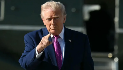 হরমুজ প্রণালি ‘অবরোধের’ ঘোষণা ট্রাম্পের