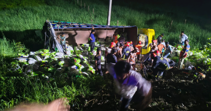 কুমিল্লা'য় চাল বোঝাই ট্রাক খাদে পড়ে নিহত সাত 