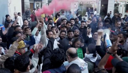 ৫ লাখ অভিবাসীকে বৈধতা দিচ্ছে স্পেন, বাংলাদেশিদের উল্লাস

