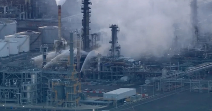 অস্ট্রেলিয়ায় তেল শোধনাগারে আগুন, জ্বালানি সংকটের আশঙ্ক