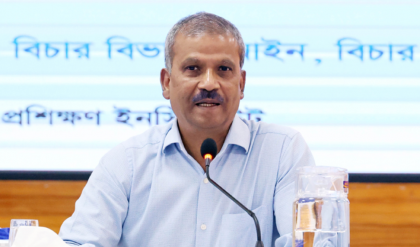 আসিফ নজরুলের নিয়োগকৃত সরকারি আইনজীবীরা এখনো বহাল, সংস্কার নিয়ে প্রশ্ন