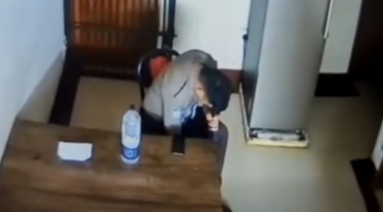 নিজের মাথায় গুলি করে আত্মহত্যা করলেন পুলিশ সদস্য