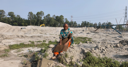 প্রতিবন্ধী নারীর জমি দখল করে, মাটি কেটে বিক্রির অভিযোগ বিএনপি নেতাদের বিরুদ্ধে 

