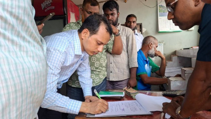 শেরপুরে ফিলিং স্টেশনে অভিযান: ৮৩৫ লিটার তেল জব্দ, জরিমানা ১ লাখ টাকা