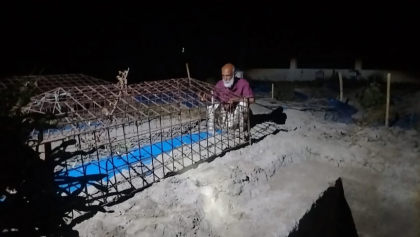 সন্তানের কবর পাহারায় বাবা, লাশ চুরির আশঙ্কায় আতঙ্কিত পরিবার