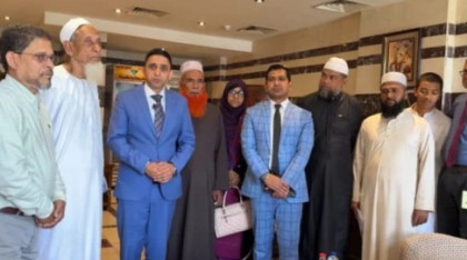 ধর্মমন্ত্রীর উদ্যোগে দেশে ফিরলেন আটকে পড়া ৩৩ উমরাহ যাত্রী