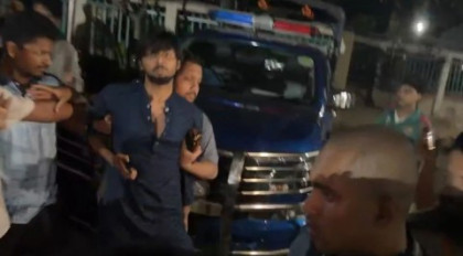 শাহবাগে ডাকসু নেতা যুবায়ের-মুসাদ্দিকের ওপর ছাত্রদলের হামলা