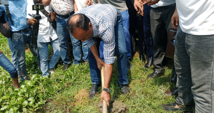 নেত্রকোণায় ৭ হাজার মিটার খাল পুনঃখননের উদ্বোধন করলেন ডেপুটি স্পিকার কায়সার কামাল