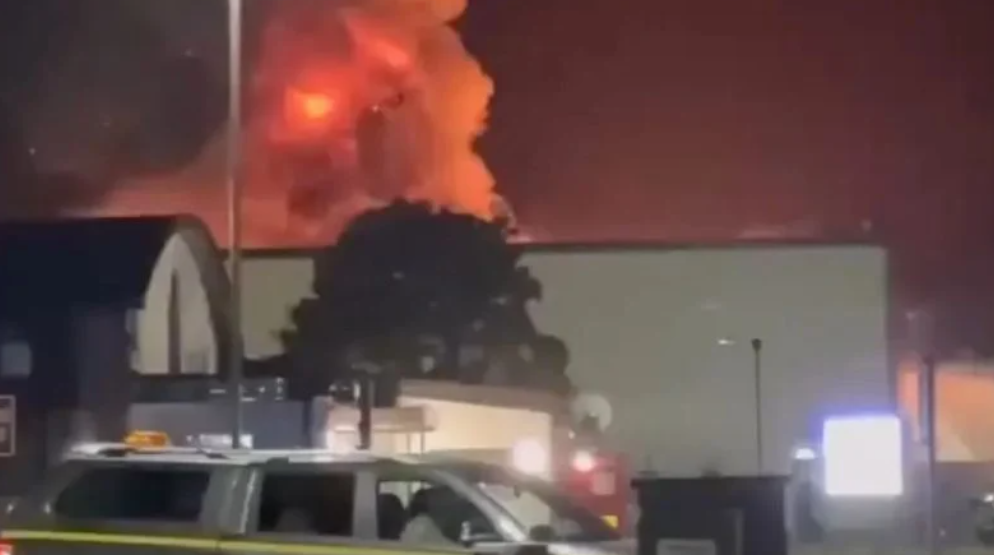 ইরানে হামলায় যুক্তরাষ্ট্রের ব্যবহার করা বিমান ঘাঁটিতে আগুন