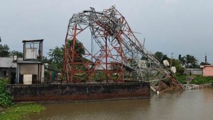 কালবৈশাখী ঝড়ে ভেঙে পড়েছে মোবাইল টাওয়ার ও মসজিদ