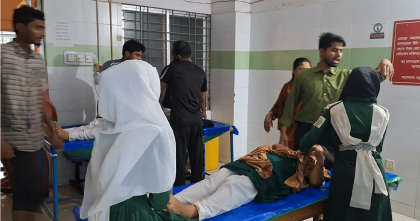 বরগুনায় কালবৈশাখীর বজ্রপাতের শব্দে ১১ শিক্ষার্থী অসুস্থ