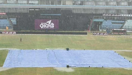 বৃষ্টিতে ভিজছে চট্টগ্রাম, টস শুরুতে বিলম্ব