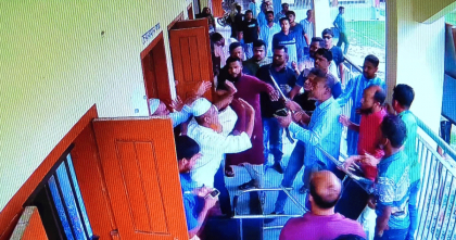 আলমডাঙ্গায় খাদিমপুর ইউপি চেয়ারম্যান আ'লীগ নেতার দ্বায়িত্ব পুর্নবহাল নিয়ে উত্তেজনা-বিক্ষোভ