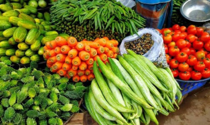 বৃষ্টিতে সরবরাহ সংকট, ঢাকায় সবজির বাজারে আগুন