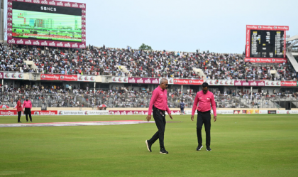 বৃষ্টির পর আবার মাঠে খেলা, কমিয়ে আনা হলো ১৫ ওভার