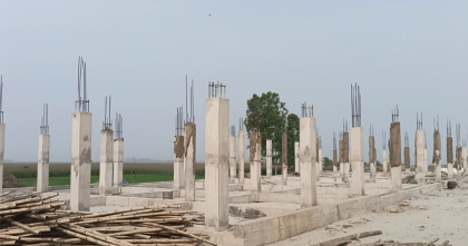 ৪০ কলামেই থমকে আছে সাড়ে ৮ কোটি টাকার আশ্রয় কেন্দ্র, দুর্ভোগে বানভাসি মানুষ