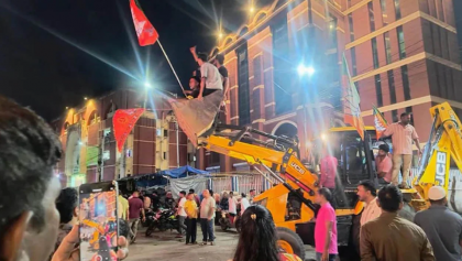 গেরুয়া বুলডোজারে ত্রাসের রাজত্ব পশ্চিমবঙ্গে