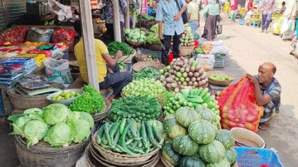 পকেট ভরা টাকায়ও মেলে না পেট ভরার সবজি