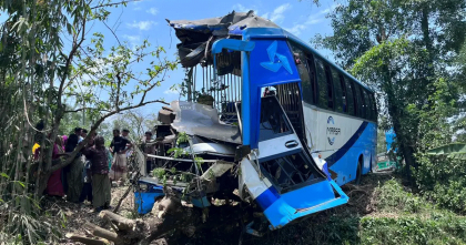 চট্টগ্রামে দুই বাসের মুখোমুখি সংঘর্ষে নিহত ১, আহত ৭