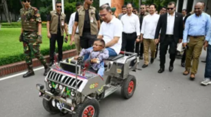 প্রতিবন্ধী তরুণ উদ্ভাবকের ‘স্মার্ট কার’ পরিদর্শন, গাড়িতে চড়লেন প্রধানমন্ত্রী